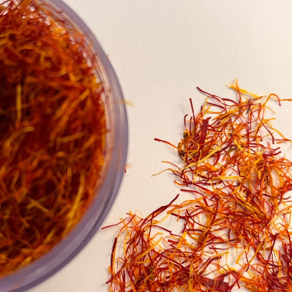Kashmiri Saffron Zarda - Crocus sativus - Herbuno.Com